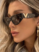 Chic Designer's Inspired Cat Eye Sunglasses UV400 - Foxie